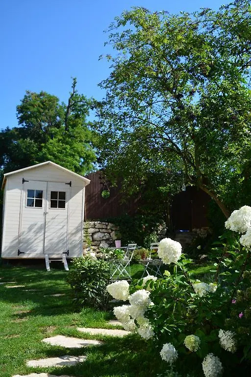 House With A Garden Holiday home Bolechowice Poland